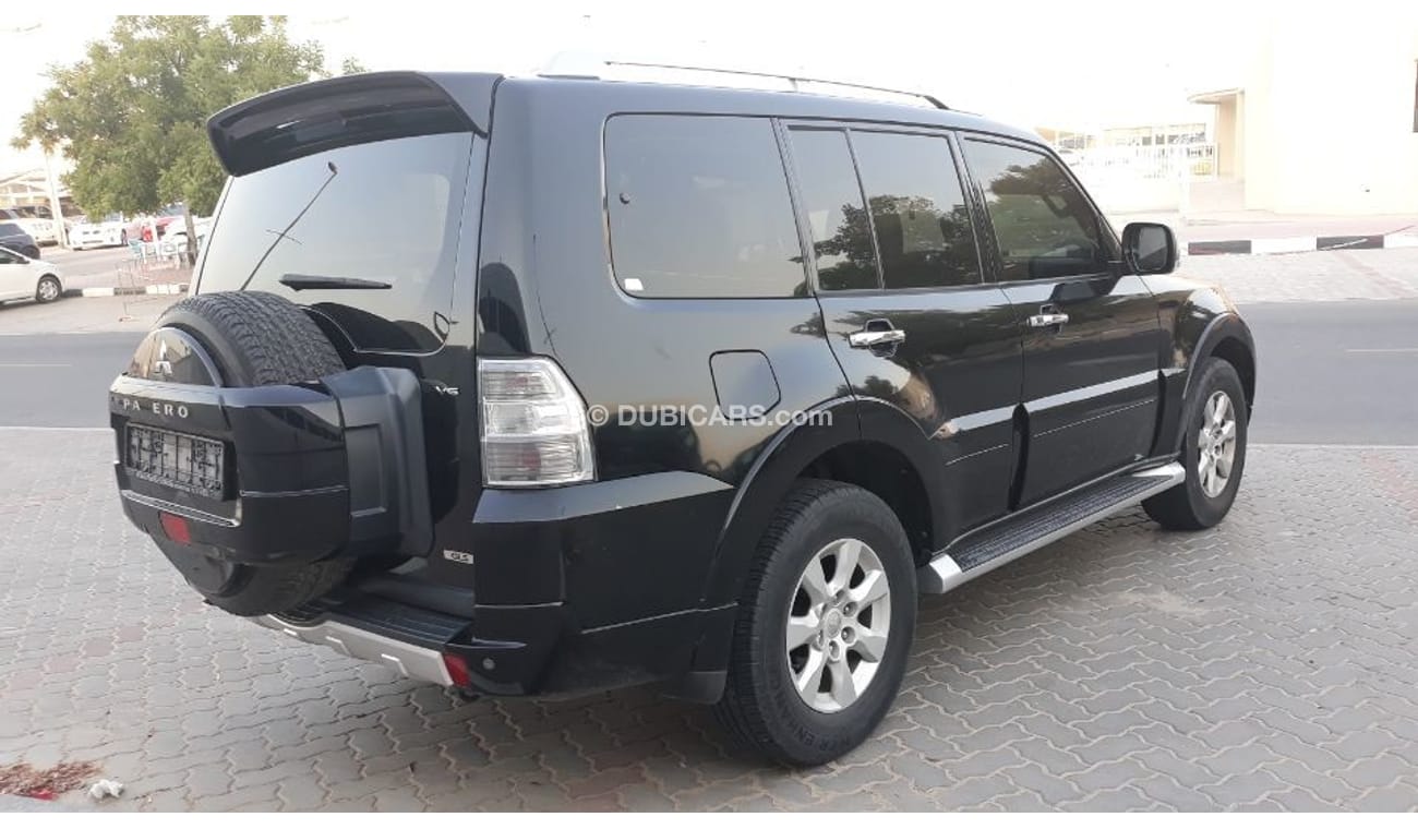 Mitsubishi Pajero 2011 Gulf Specs Full options V6 3. 5 ltr