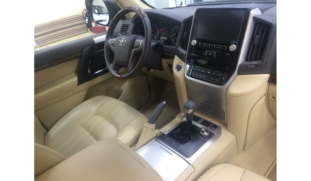 Toyota Land Cruiser GXR V8, 2016 , Inclusive VAT