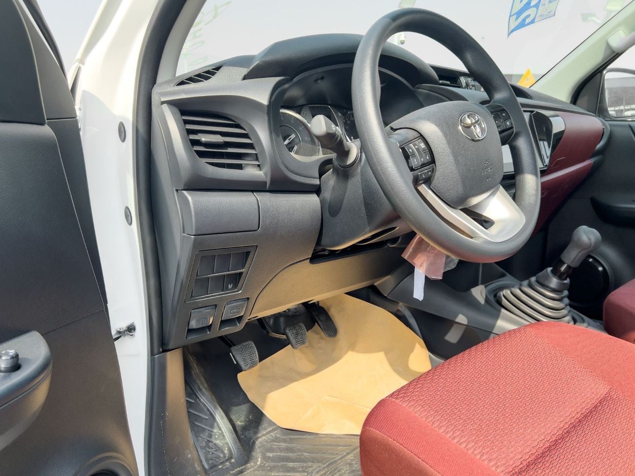 Toyota Hilux EXPORT ONLY - Hilux GL 2.4L 4x4 Without Differential Lock