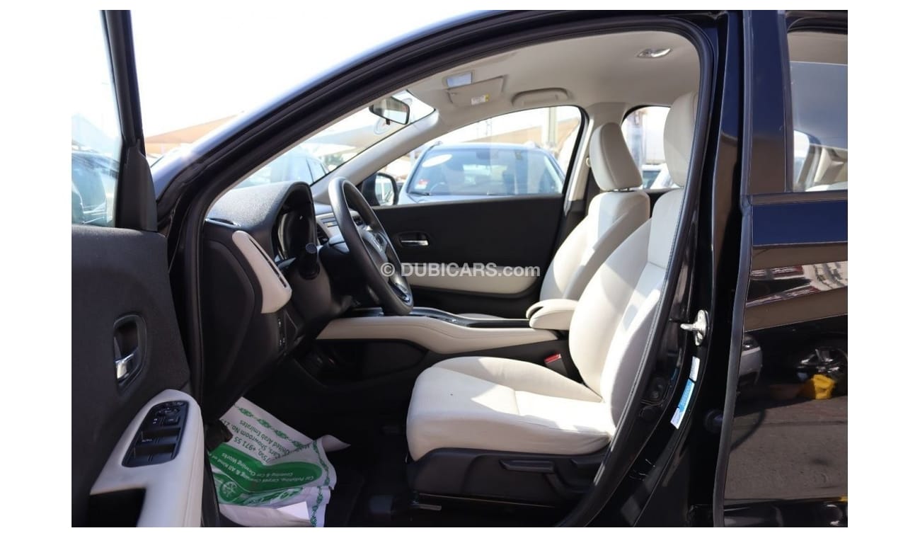 هوندا HRV EX خالية من الحوادث - خليجي - رقم 2 - صبغة وكالة - مكينة 1800 سي سي  - بحالة الوكالة من الداخل والخا