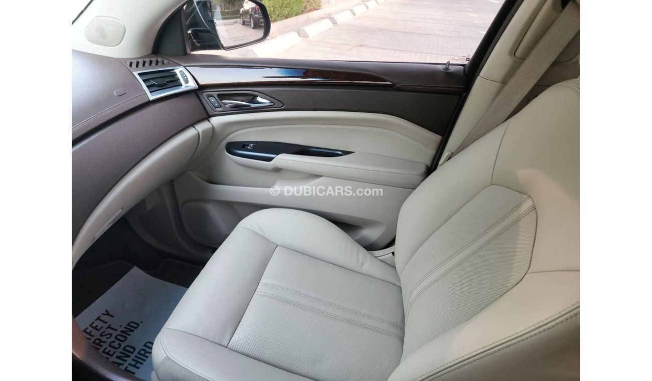 كاديلاك SRX لاكجري