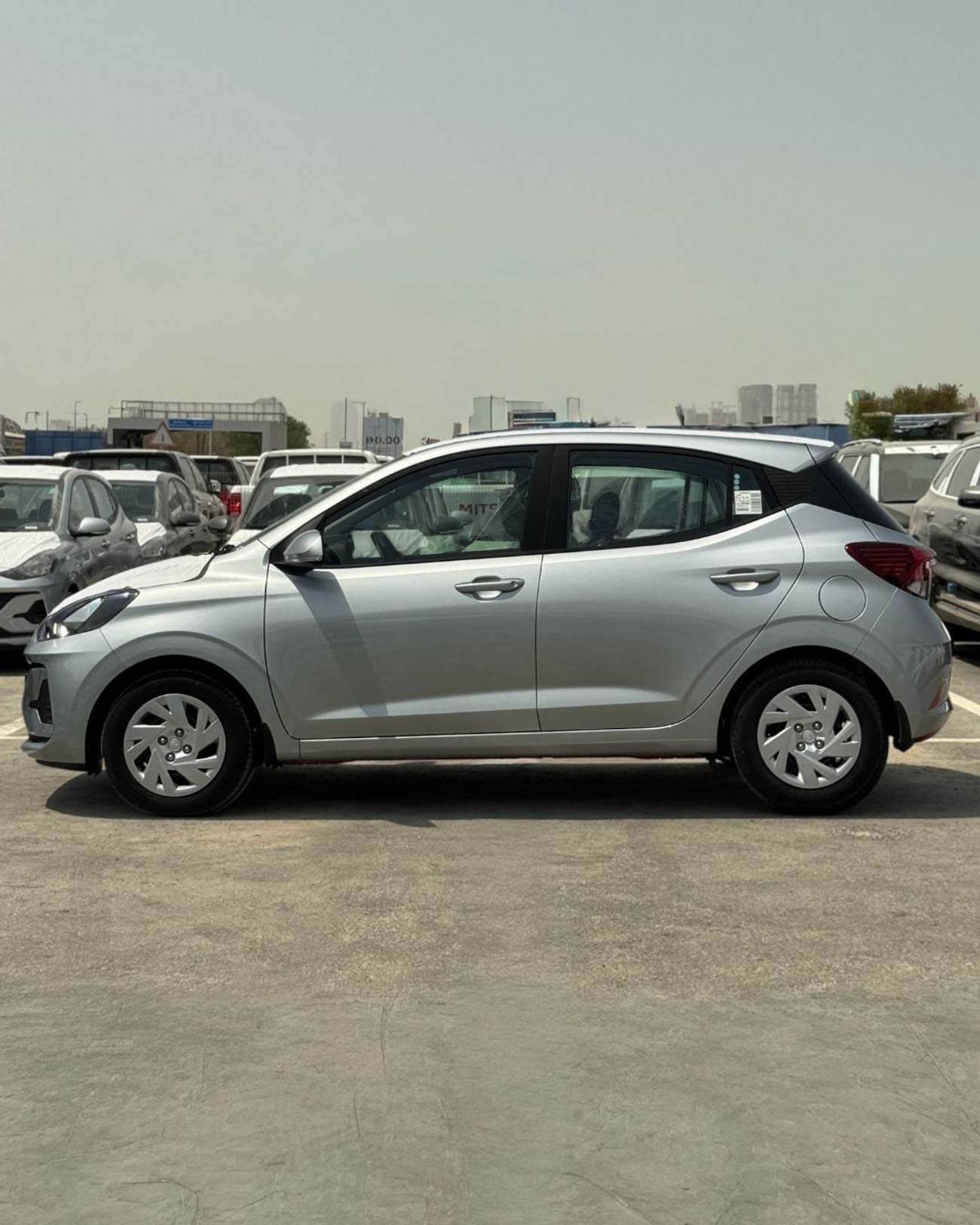 هيونداي جراند i10 SMART GRAND I10 (HATCHBACK ) 1.2L SILVER COLOR - BASIC