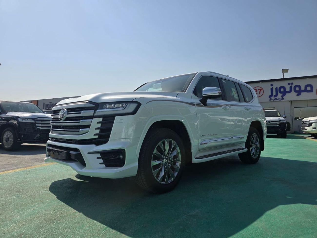 تويوتا لاند كروزر تويوتا لاندكروزر LC300 موديل 2026 فئة VXR محرك 3.5 لتر – اللون الأبيض