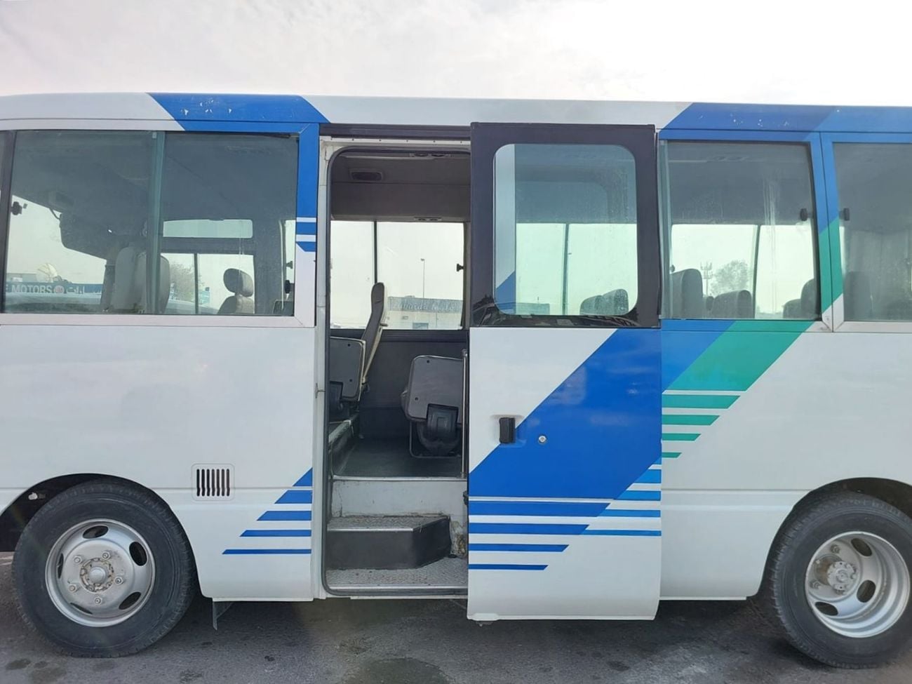 نيسان سيفيليان NISSAN CIVILIAN BUS RHD 1999 MODEL 4.1 L DIESEL MANUAL(PM700010)