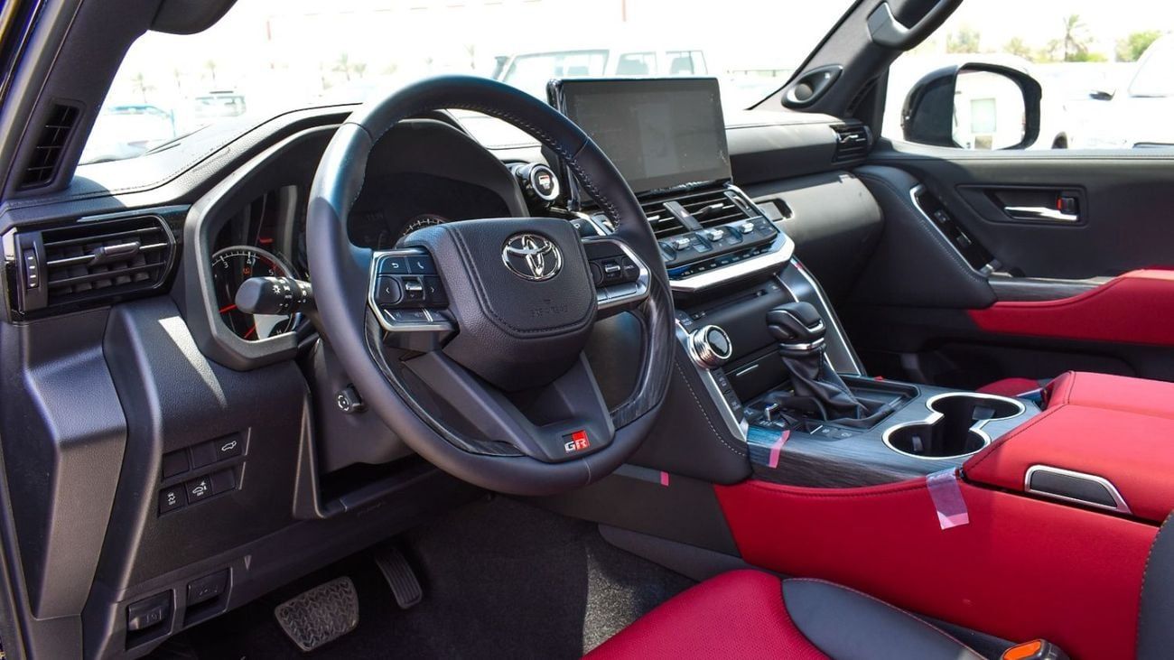 تويوتا لاند كروزر GR SPORT ECTAGR001 – 2026 TLC300 3.3L Diesel Auto Black with Red Interior