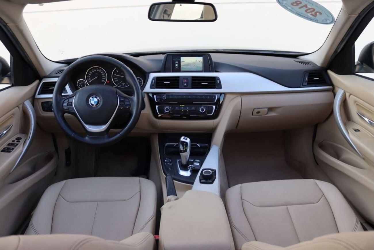 BMW 318i BMW - 318i - GCC -2018 - Accident-free - 1.5 TURBO- in excellent condition