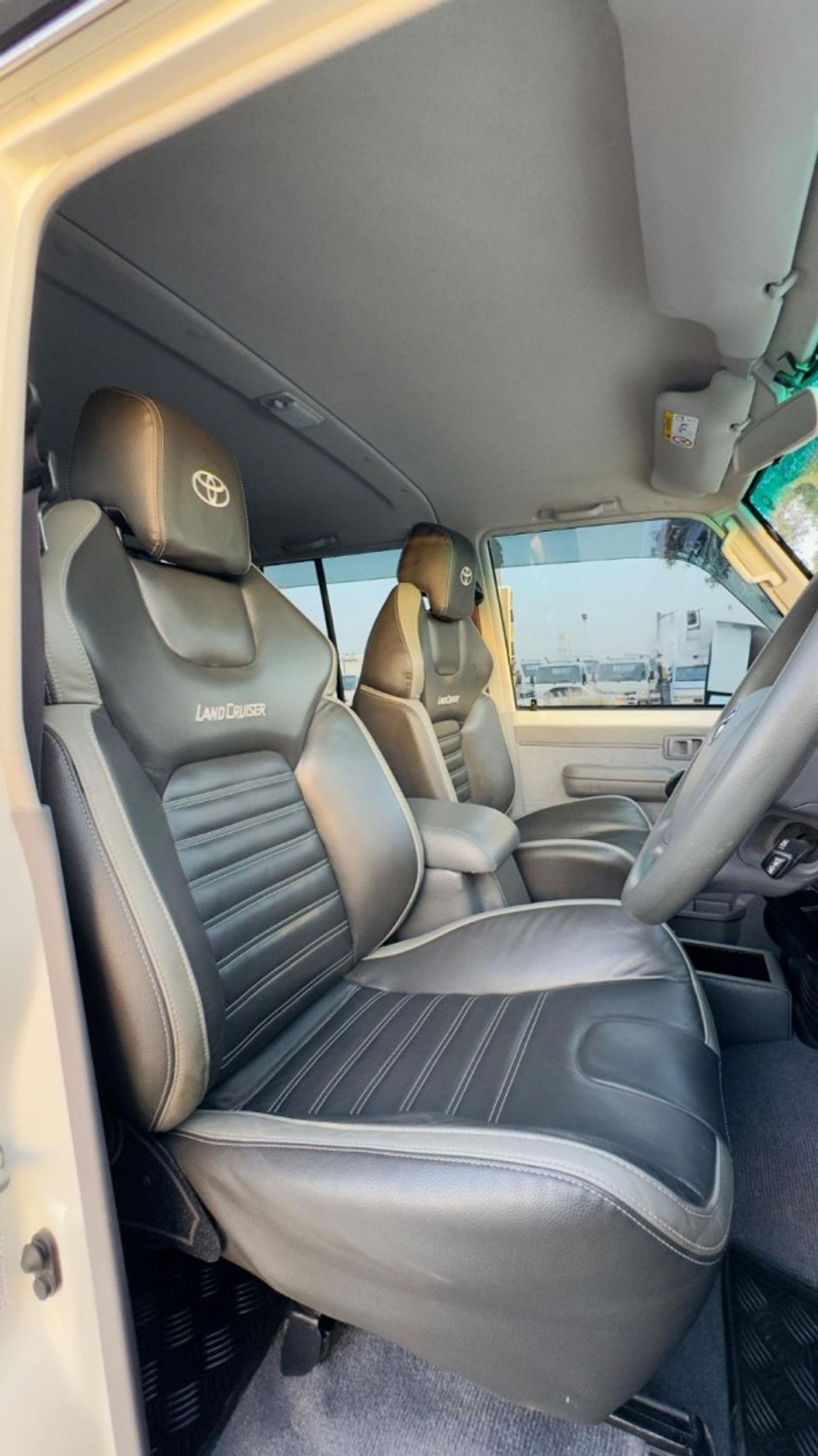 Toyota Land Cruiser Pick Up DOUBLE CABIN PICKUP | PREMIUM CAGE CONOPY INSTALLED | 4.5L DIESEL ENGINE | MANUAL TRANSMISSION | 201