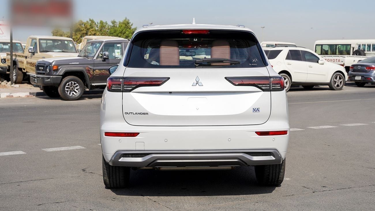ميتسوبيشي آوتلاندر ميتسوبيشي أوتلاندر 2026 – الفئة البريميوم (G09)  2.5 لتر | SUV بسبعة مقاعد | مواصفات الخليج | للتصدي