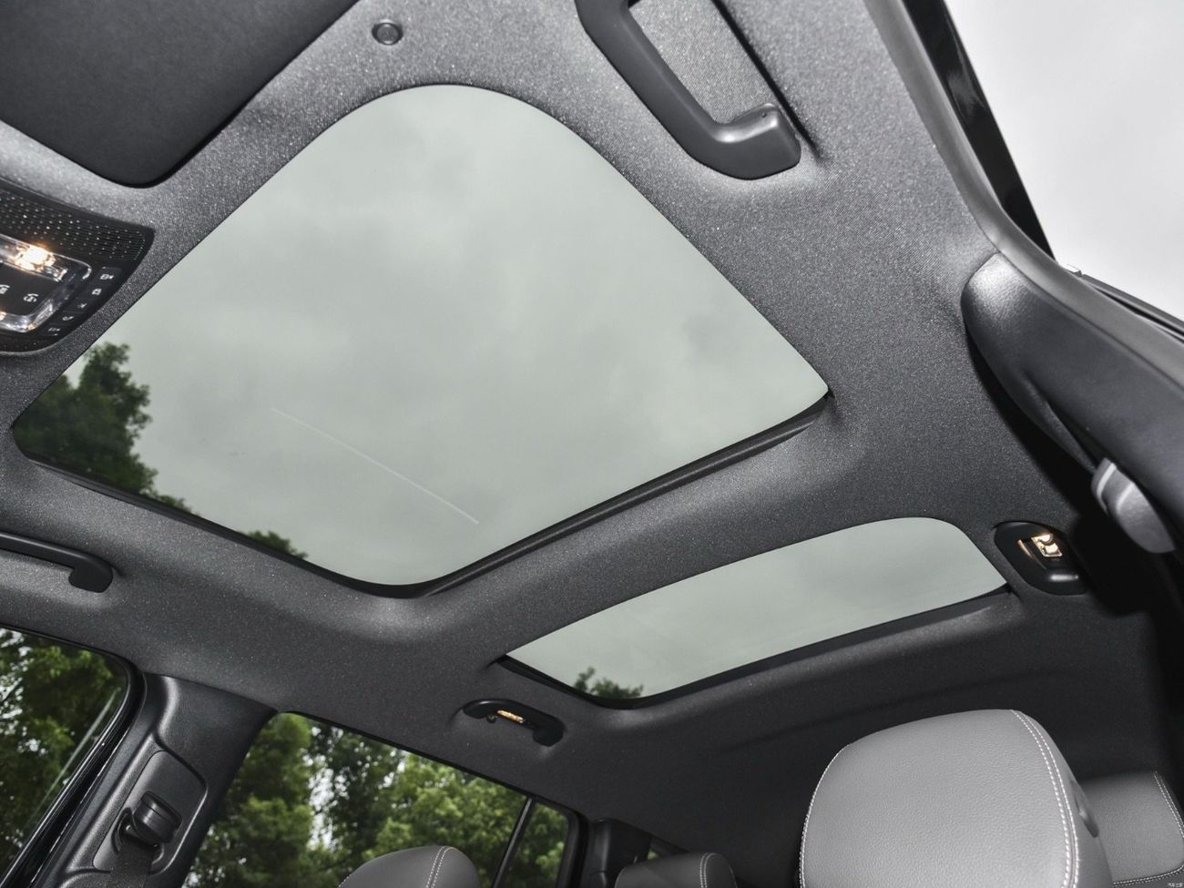 Mercedes-Benz EQB 350 2023 Mercedes-Benz EQB 350 4MATIC FULLY LOADED