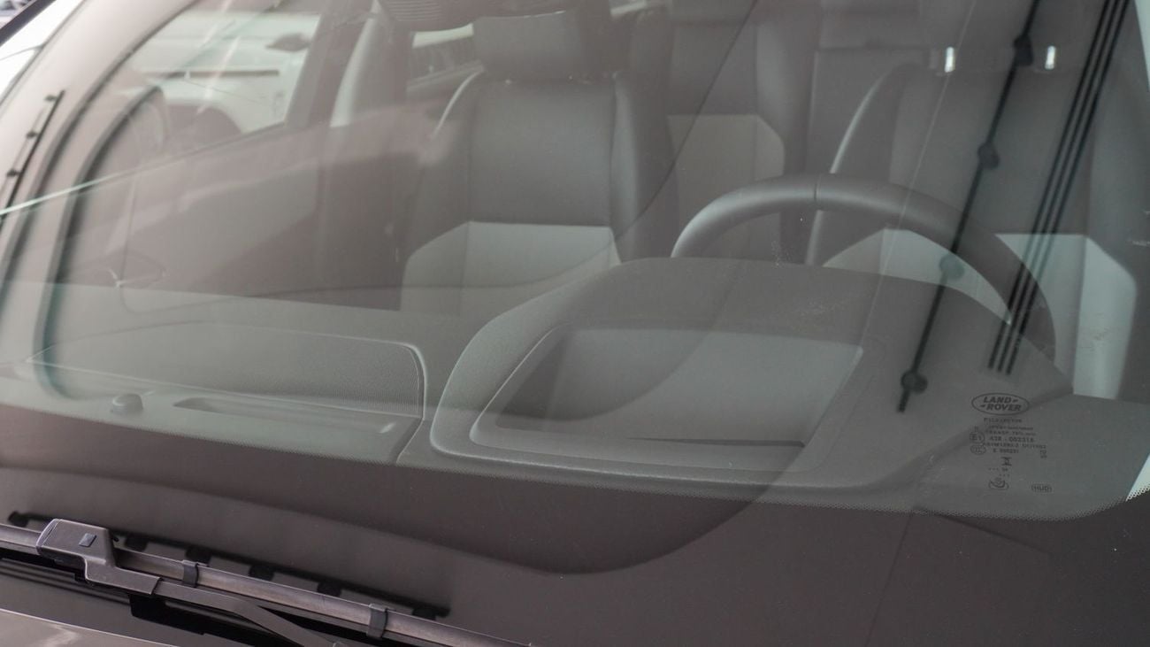 لاند روفر رينج روفر فيلار Range Rover Velar P250 SE - R Dynamic | HUD | Hydraulic | 22 Alloy Wheels | 3 YEARS WARRANTY | 2025 