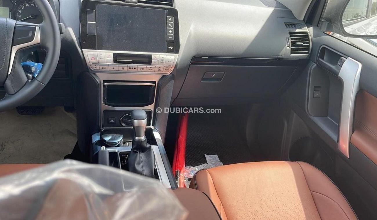 Toyota Prado VXR VXR VXR TOYOTA PRADO 2022 VXR SILVER