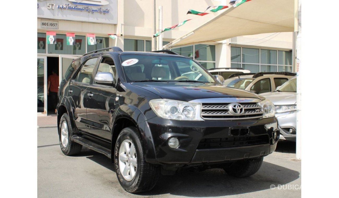 Toyota Fortuner ACCIDENTS FREE - GCC - CAR IS IN PERFECT CONDITION INSIDE OUT