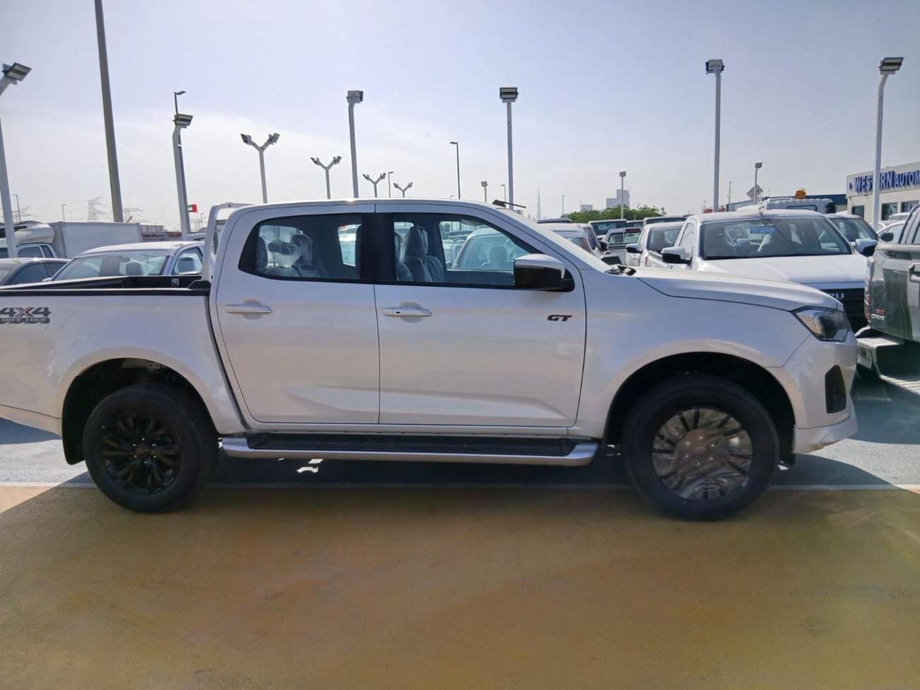 إيسوزو D ماكس ISUZU D-MAX PICK UP, 3.0L DIESEL ENGINE, DIFF LOCK FULL OPTION