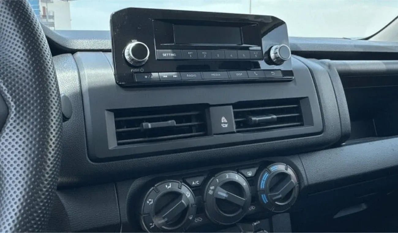 Mitsubishi L200 Mitsubishi L200 L200 2.4L petrol DC 4W GL New Face 5MT