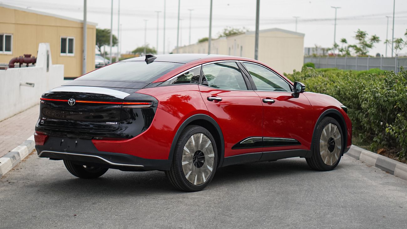 Toyota Crown Platinum 2.4l Turbo Hybrid AWD 2-Tone 2023 GCC 0Km