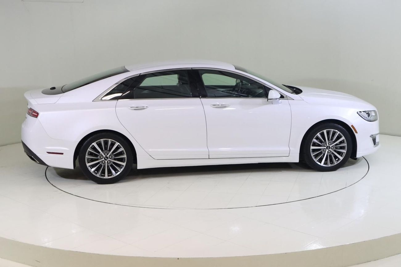 لينكولن MKZ Premier 2.0L (243 HP)