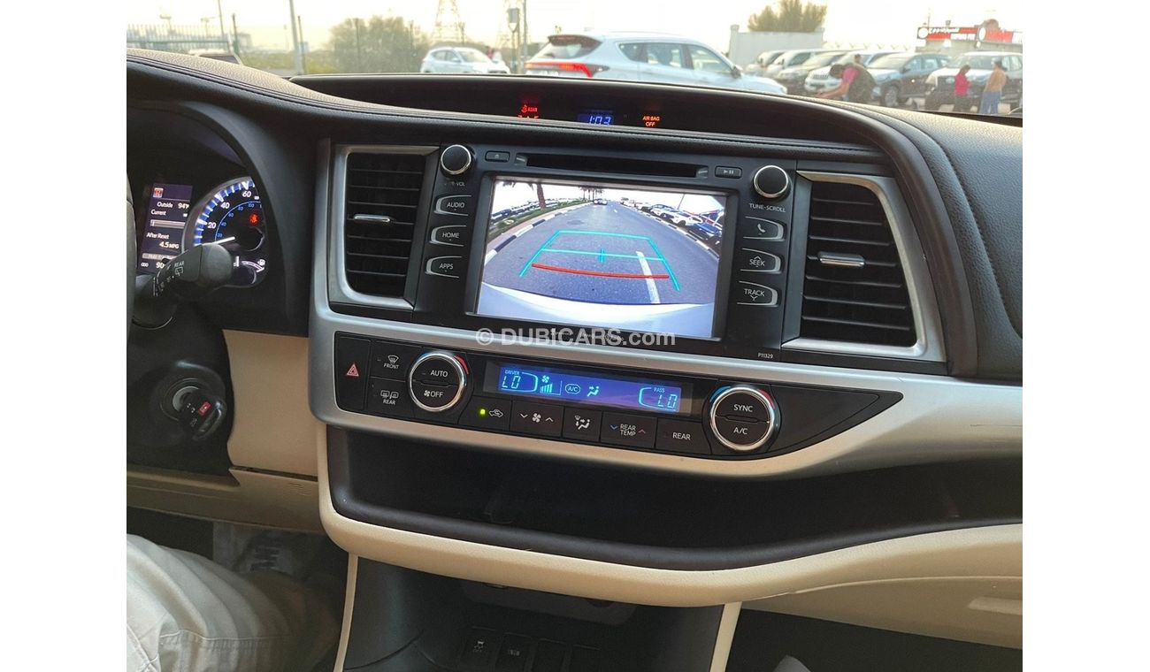 Toyota Highlander 2017 TOYOTA HIGHLANDER LE IMPORTED FROM USA VERY CLEAN CAR INSIDE AND OUT SIDE FOR MORE INFORMATION 