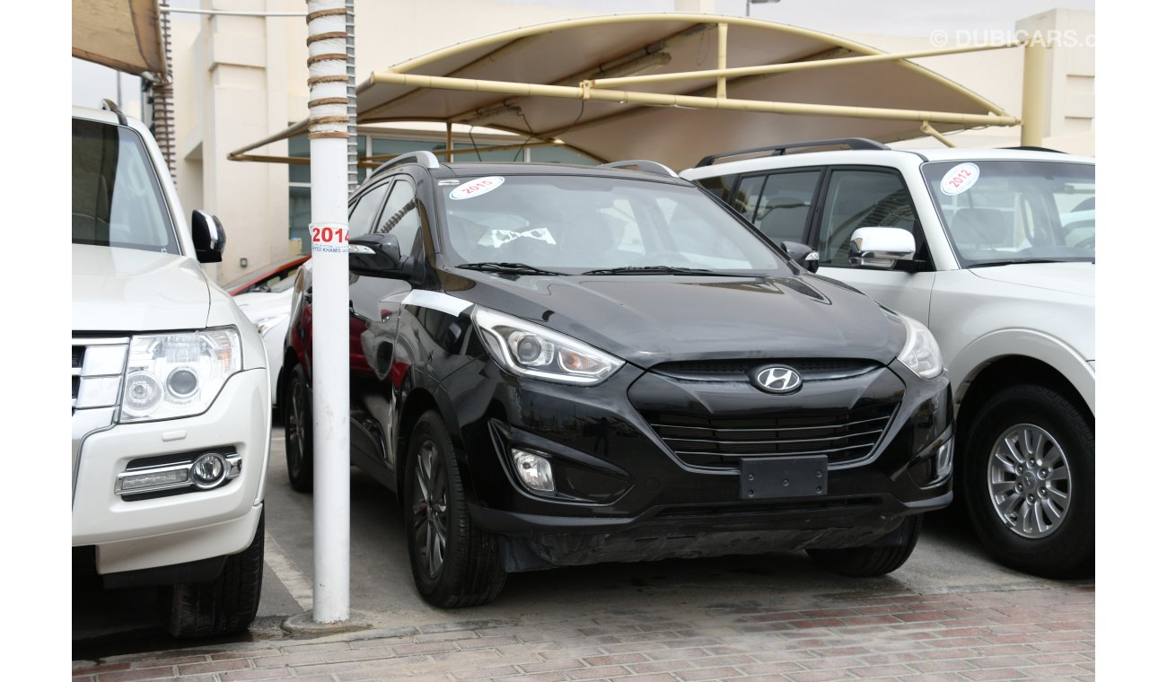 Hyundai Tucson 2015 BLACK GCC 0 KM PANORAMA NO PAIN NO ACCIDENT PERFECT