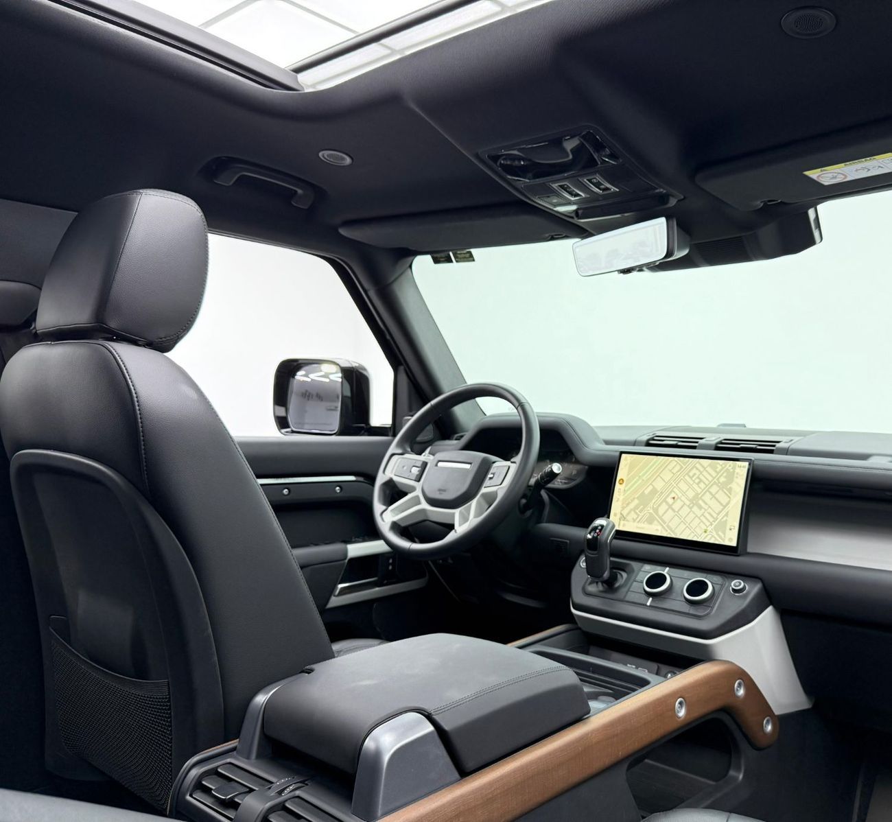 Land Rover Defender P300 110 2.0L (5 Seater) 2024 Land Rover Defender 110 P300, 2029 Land Rover Warranty, Excellent Cond