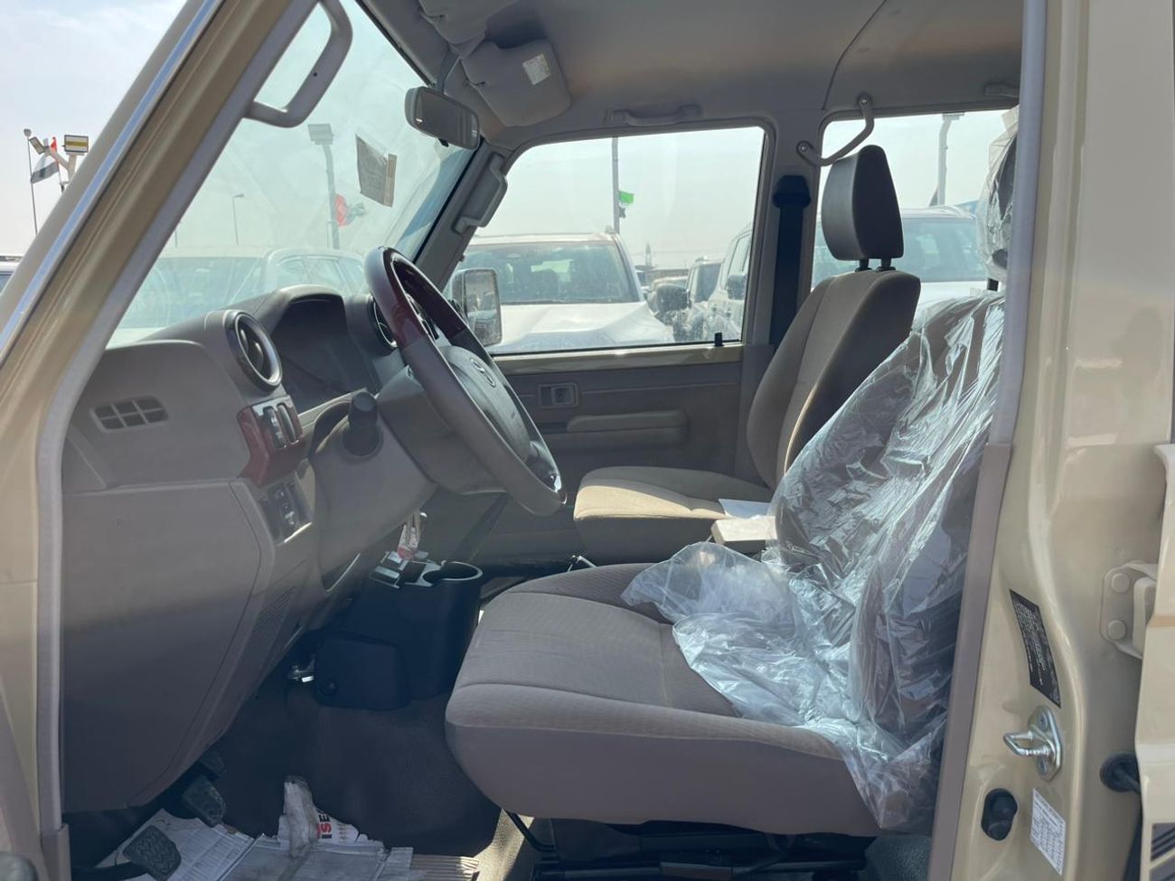 تويوتا لاند كروزر بيك آب Toyota LAND CRUISER DC MT PETROL 4.0L WIN-DIFF