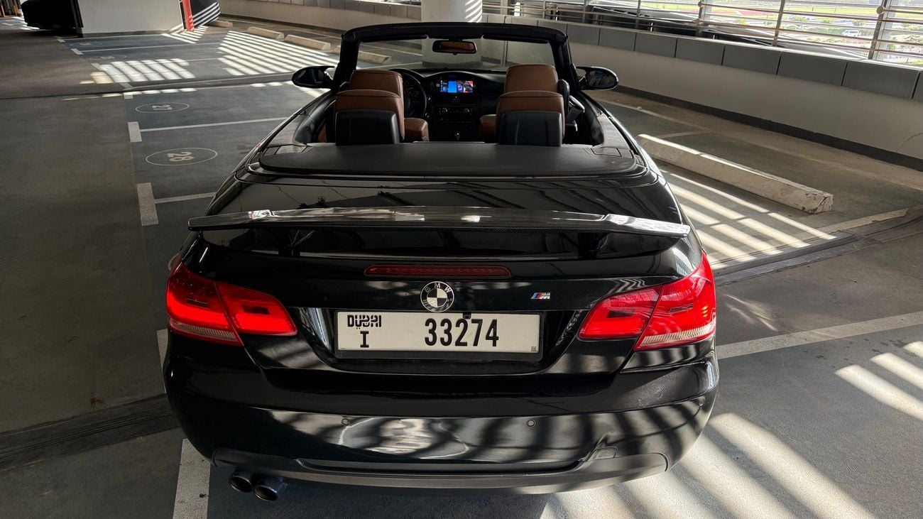 بي أم دبليو 330i GCC I Convertible