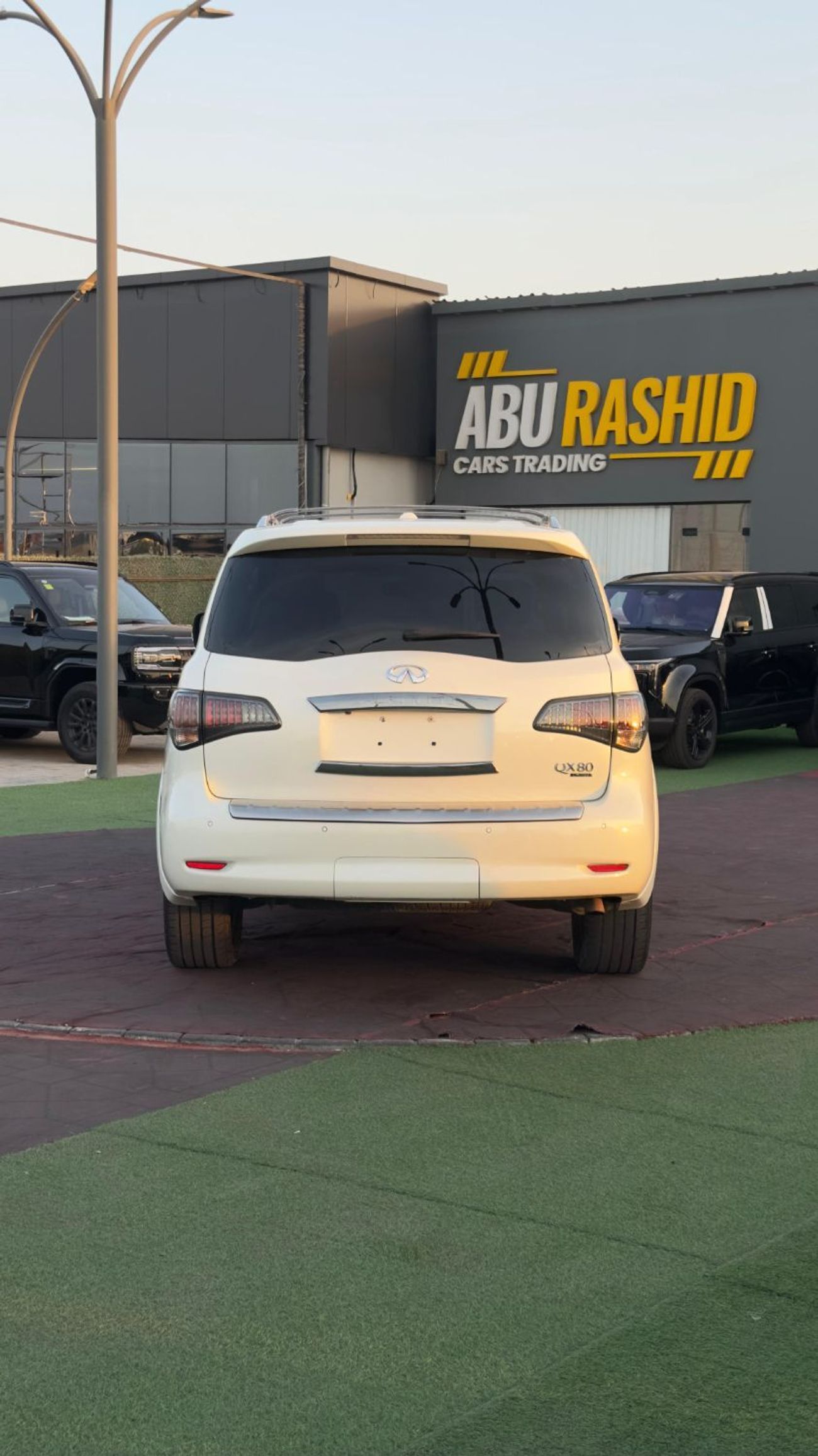 Infiniti QX80