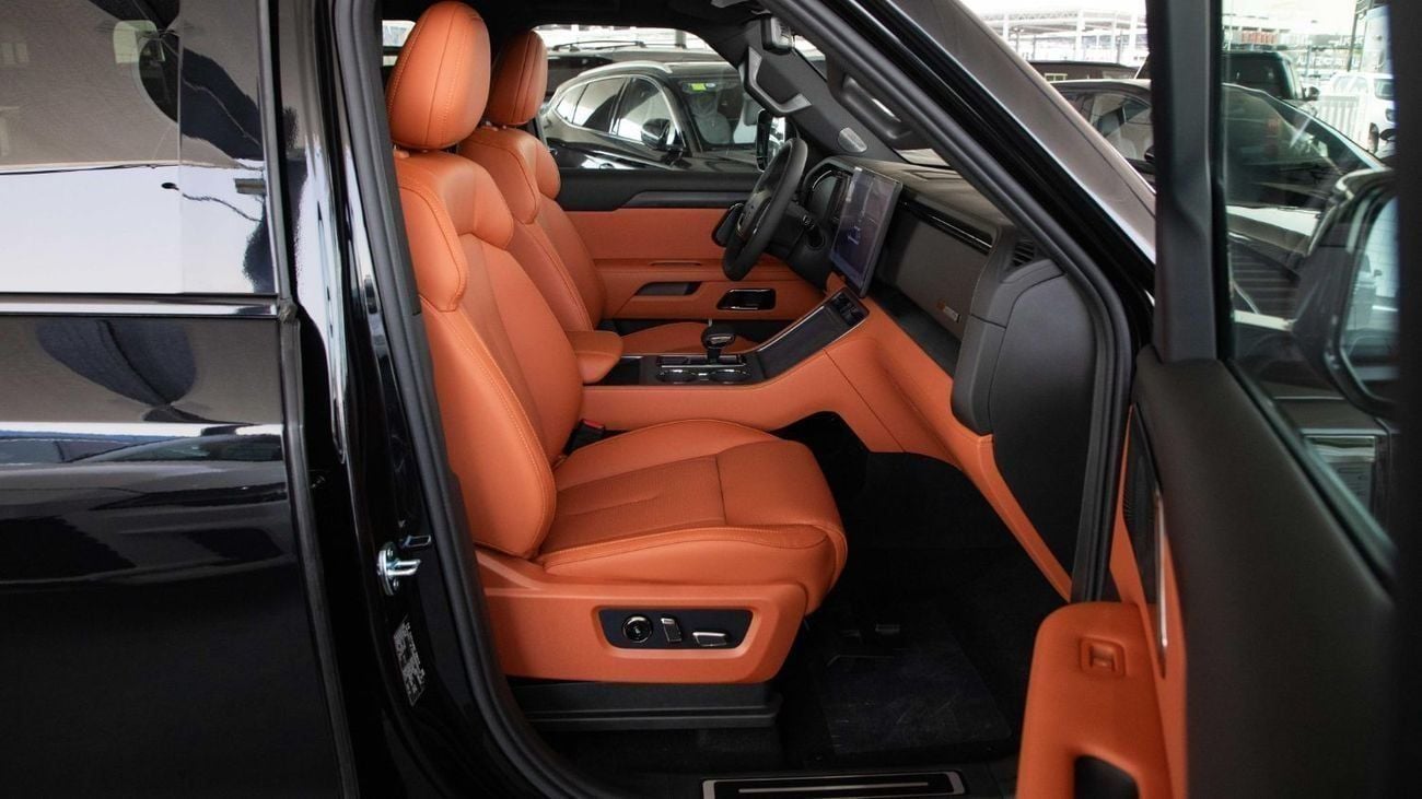 ROX 01 PRESTIGE VIP 7 seats 1.5L PLUG-IN LONG RANGE FOR LOCAL
