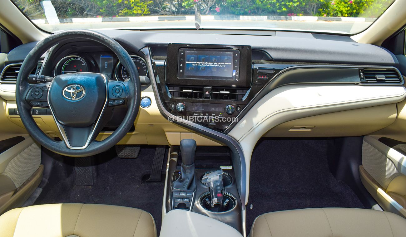 Toyota Camry LE 2.5L HYBRID