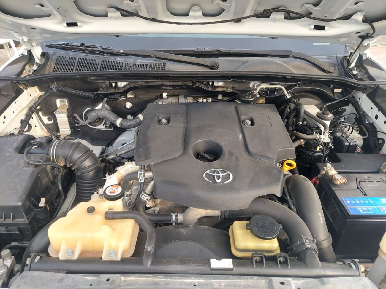 Toyota Hilux GL 2 2.4L 4WD DC 2.4L 4WD DIESEL MANUAL TRANSMISSION