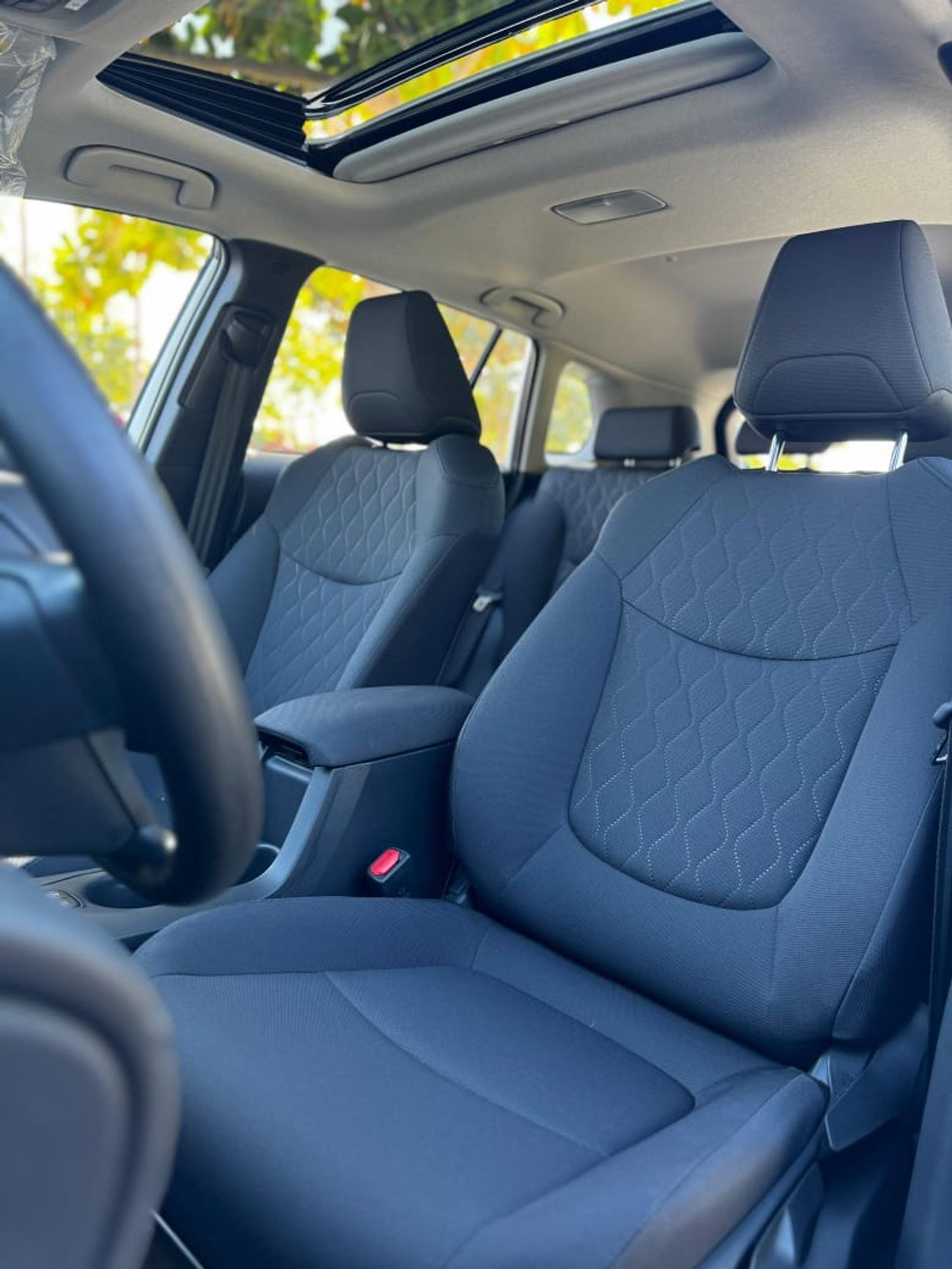 تويوتا كورولا كروس ✨(*Toyota Corolla Cross Hybrid)*✨ *Model*: 2025 *Price*: 76,000 AED *Mileage: 0 km/h *Price does not