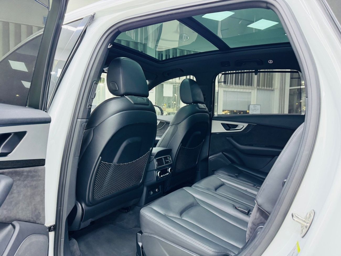 أودي Q7 45 TFSI quattro Luxury 3.0L