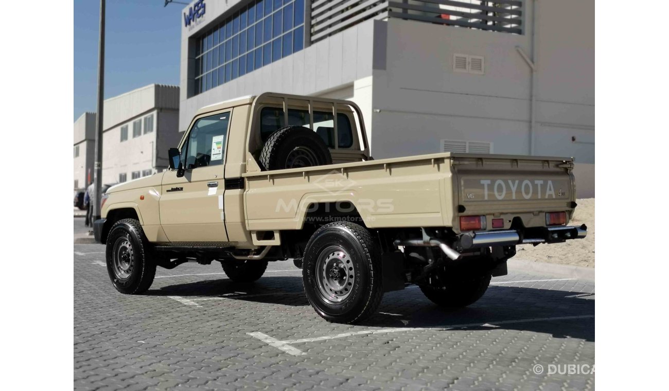 تويوتا لاند كروزر بيك آب 4.0L PETROL, 16" TYRE, TRAILER COUPLING, MANUAL WINDOWS (CODE # LCSC02)