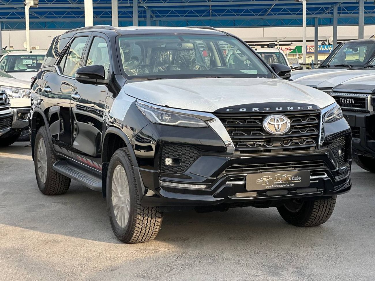 تويوتا فورتونر 4.0L PTR A/T // 2025 // High Option with DVD&Back Camera , Leather & Cooling Seats , Wireless Charge