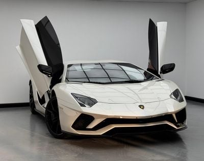 Lamborghini Aventador 2017 Lamborghini Aventador S Roadster, Lamborghini Service History, Excellent Condition, GCC