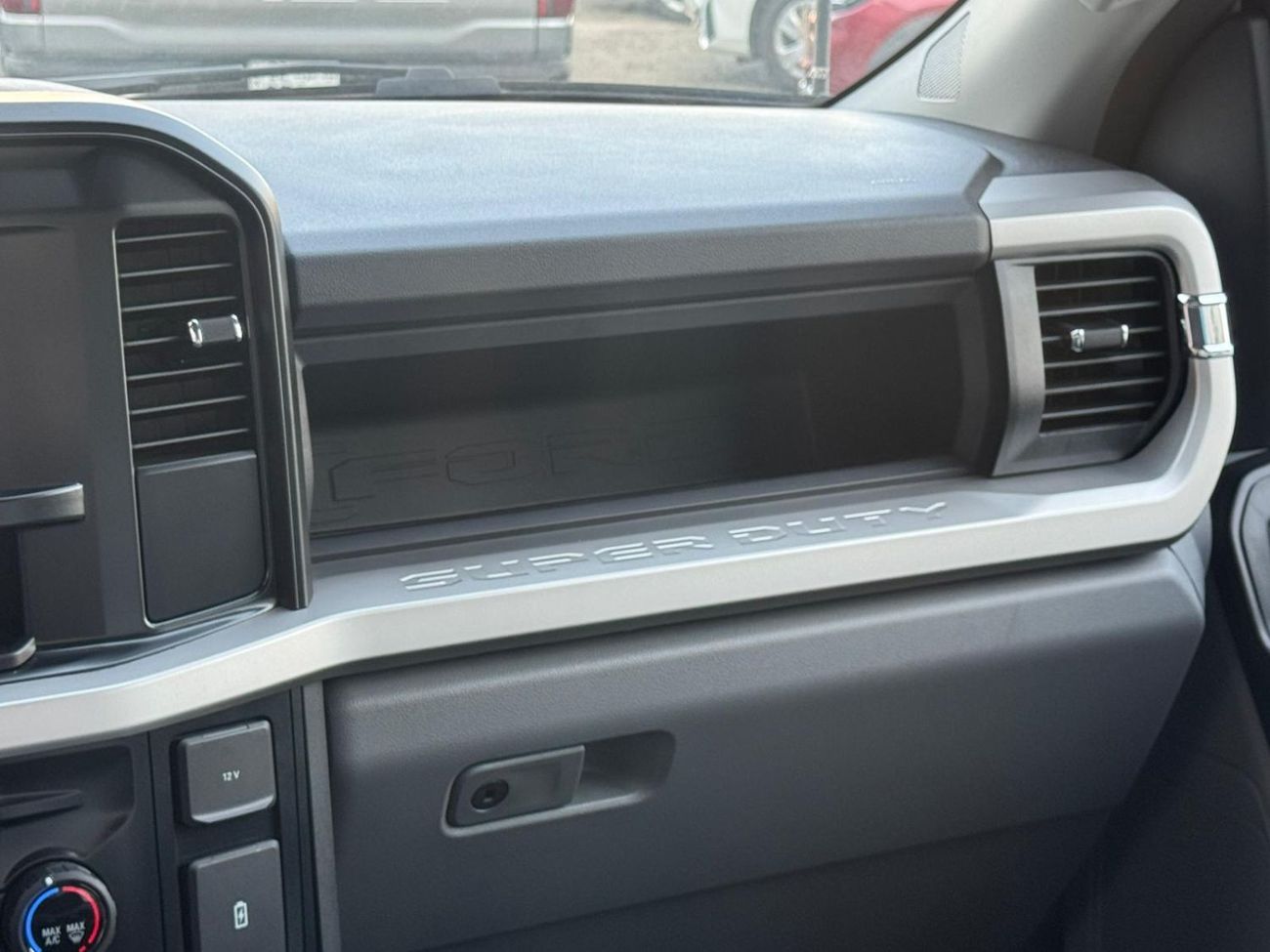 فورد F 250 Ford Super Duty DC F 250 petrol  AT  6.8L V8 2024 model