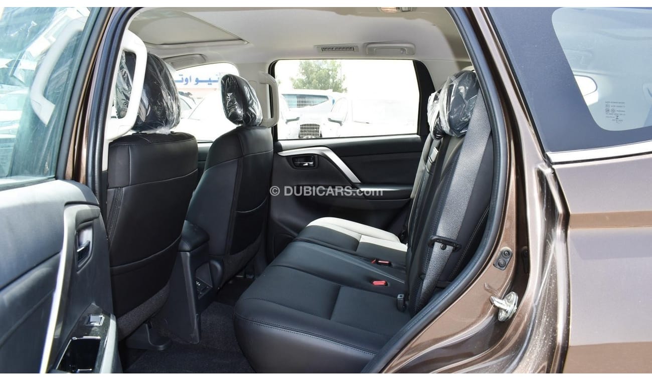 Mitsubishi Montero Montero Sport 2021 3.0L E72+ | GCC specs 4x4 (Sunroof/Heating Seats) | Brown/Black Leather Interior