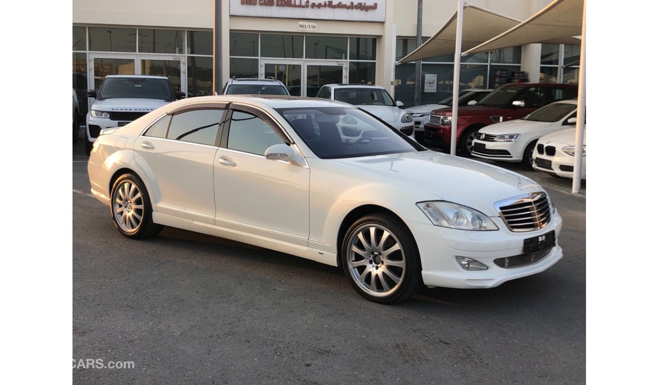 مرسيدس بنز S 550 موديل 2007 ياباني حاله ممتازه من الداخل والخارج فل مواصفات كراسي جلد ومثبت سرعه وتحكم كهربي كامل ونظ