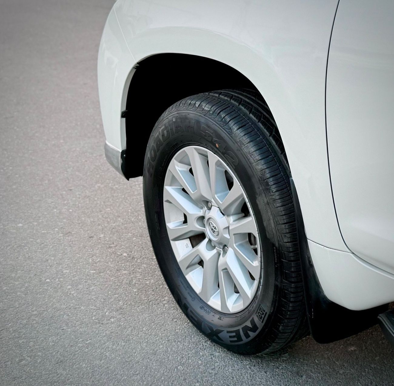 تويوتا برادو 2017 VXR V4 Full Option Top Of The Range Very Clean And Perfect condition