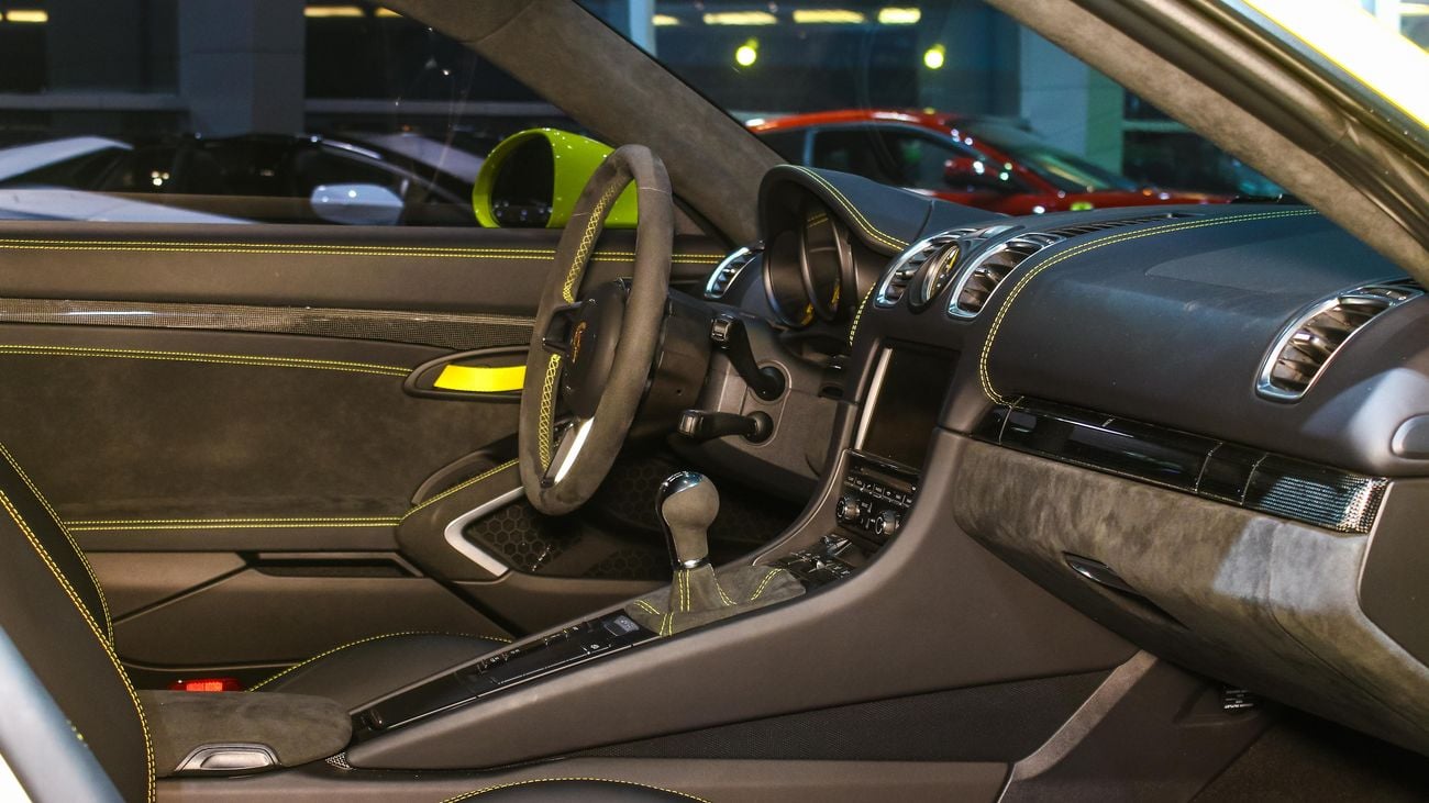 بورش كايمان 718 GT4