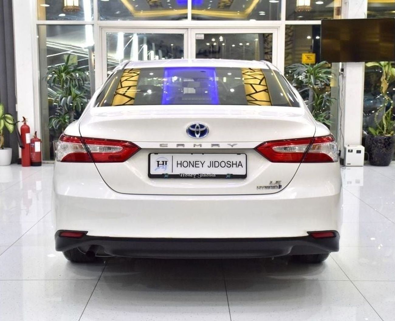 تويوتا كامري EXCELLENT DEAL for our Toyota Camry LE Hybrid ( 2019 Model ) in White Color GCC Specs