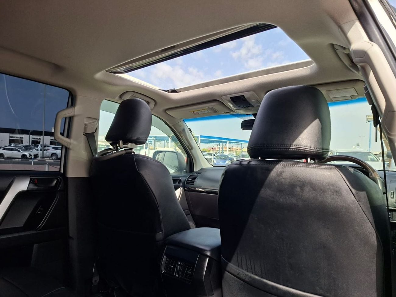 Toyota Prado TX 2.8L Japanese Car 457km driven Diesel engine 4WD Automatic Gear 7 Seats 5 Doors