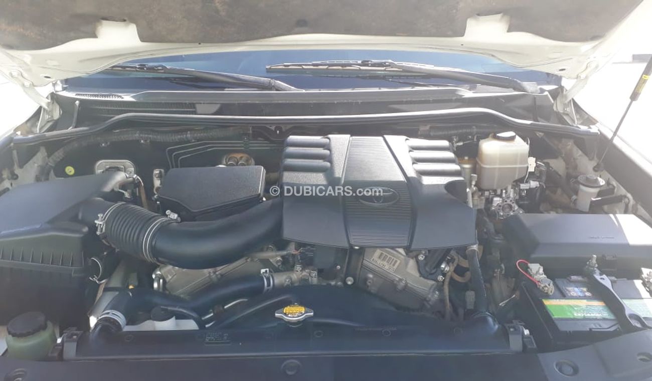 تويوتا لاند كروزر تويوتا لاند كروزر 2013 جي اكس ار جير عادي بدون حوادث او صبغ