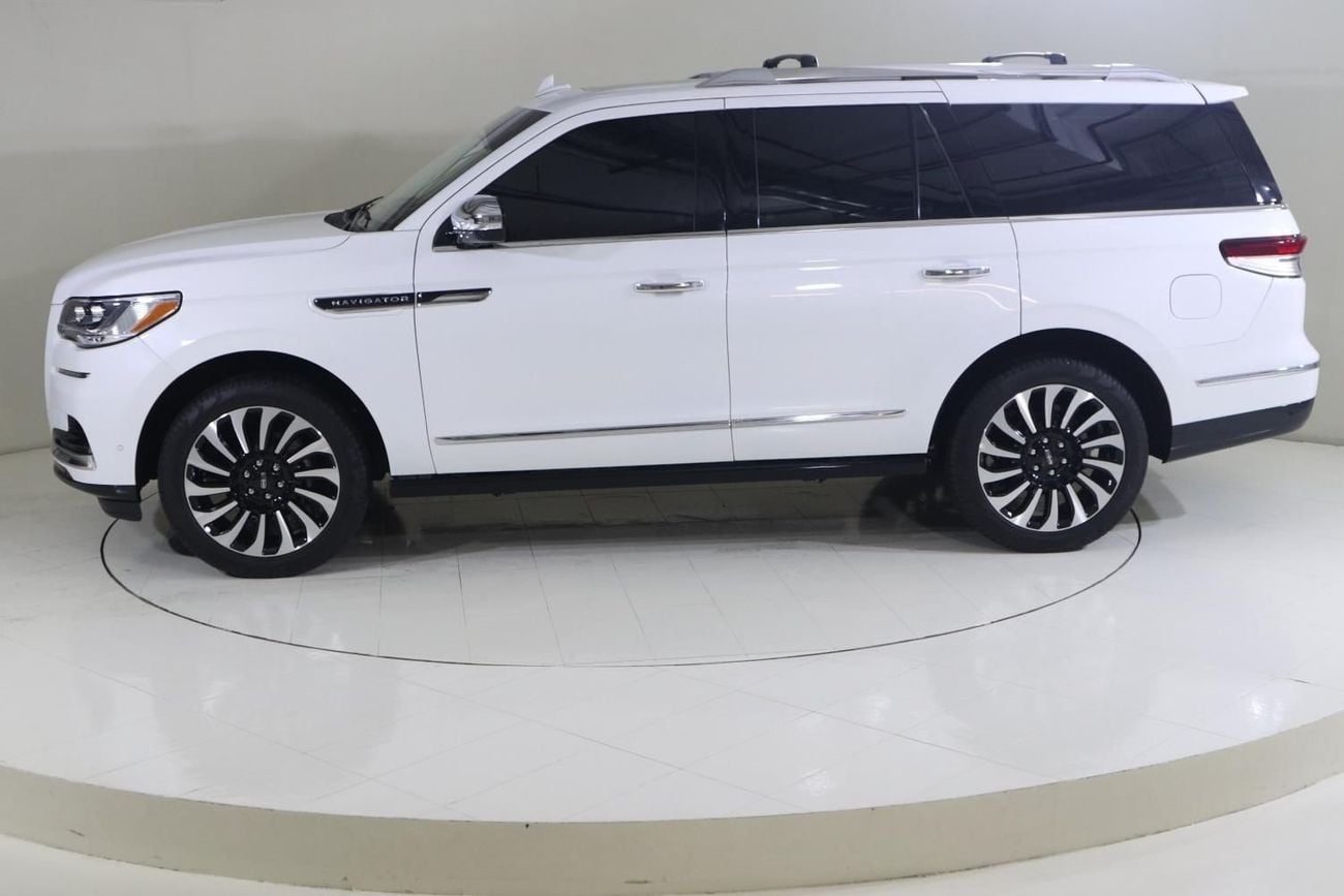 Lincoln Navigator Presidential 3.5L N1924 NAVIGATOR PRESIDENTIAL / FREE INSURANCE & REGISTRATION / AL QOUZ SHOWROOM
