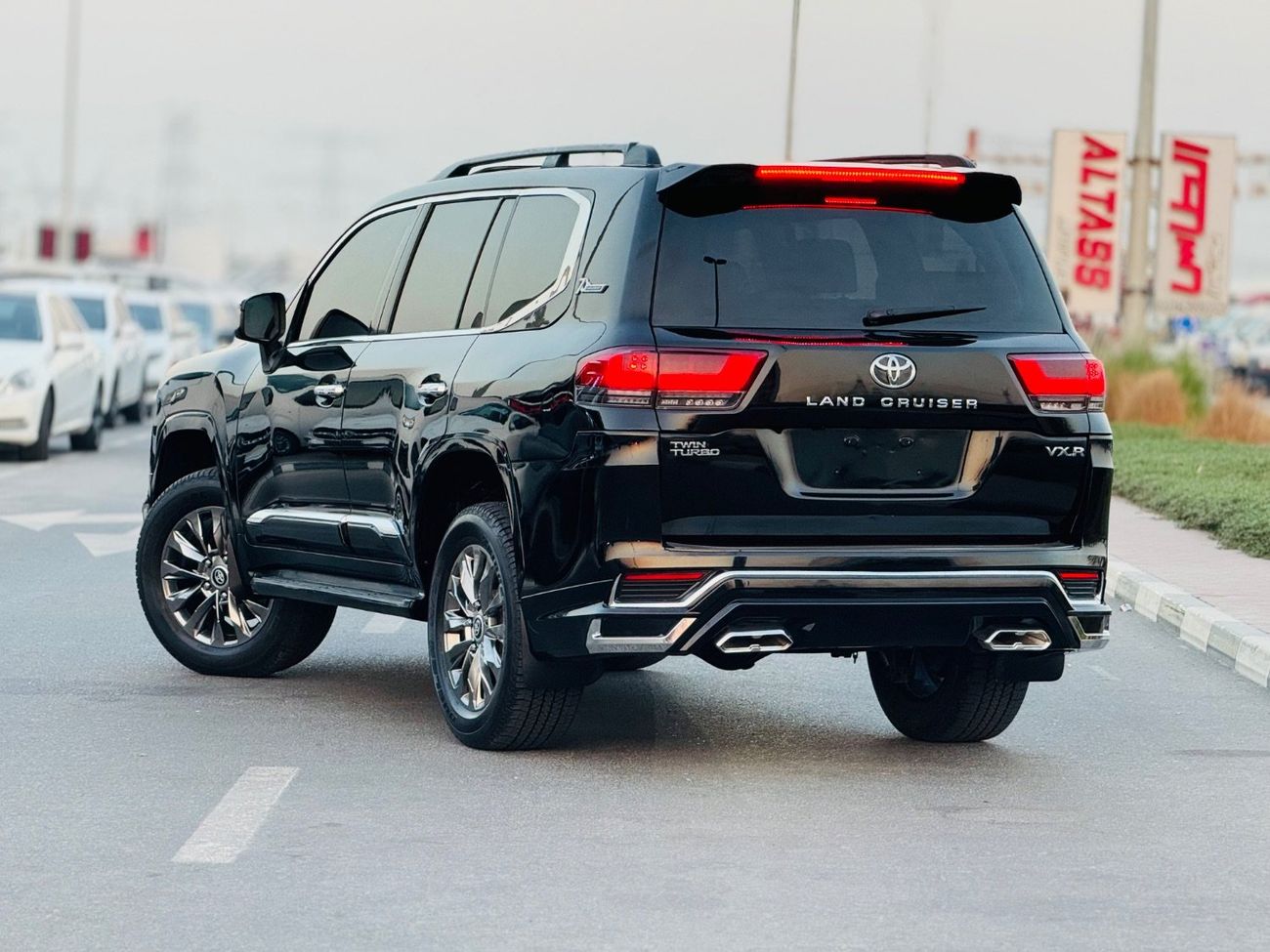 Toyota Land Cruiser Toyota Land Cruiser VXR upgraded to 2025