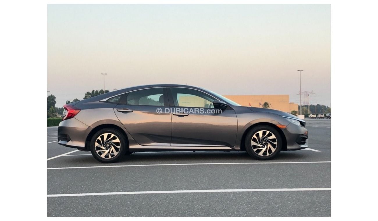 هوندا سيفيك موديل 2017 حاله ممتازه من الداخل والخارج كراسي جلد ومثبت سرعه وتحكم كهربي كامل ونظام صوت ممتاز وكامي