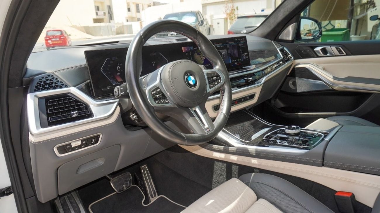 BMW X7 xDriveM60i (6 Seats)