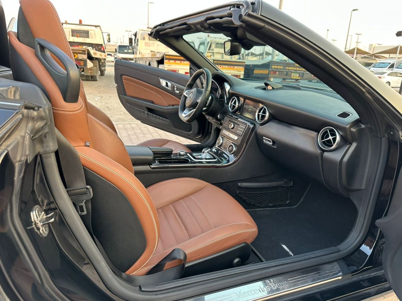 Mercedes-Benz SLC 200 Std 2.0L
