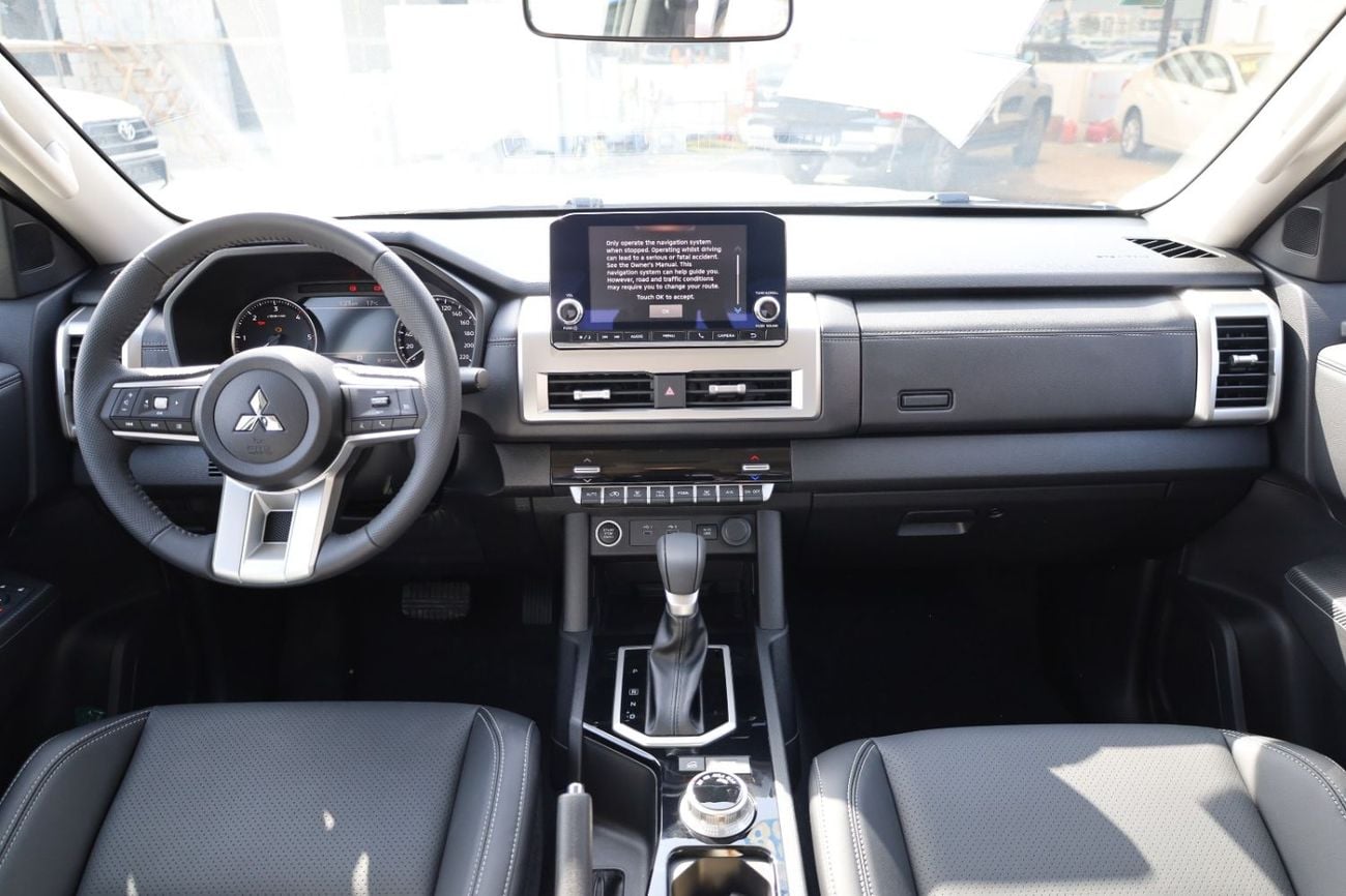 Mitsubishi L200 DC SPORTERO 4WD 2.4L DIESEL AUTOMATIC TRANSMISSION ( FOR RE-EXPORT OUTSIDE GCC COUNTRIES)