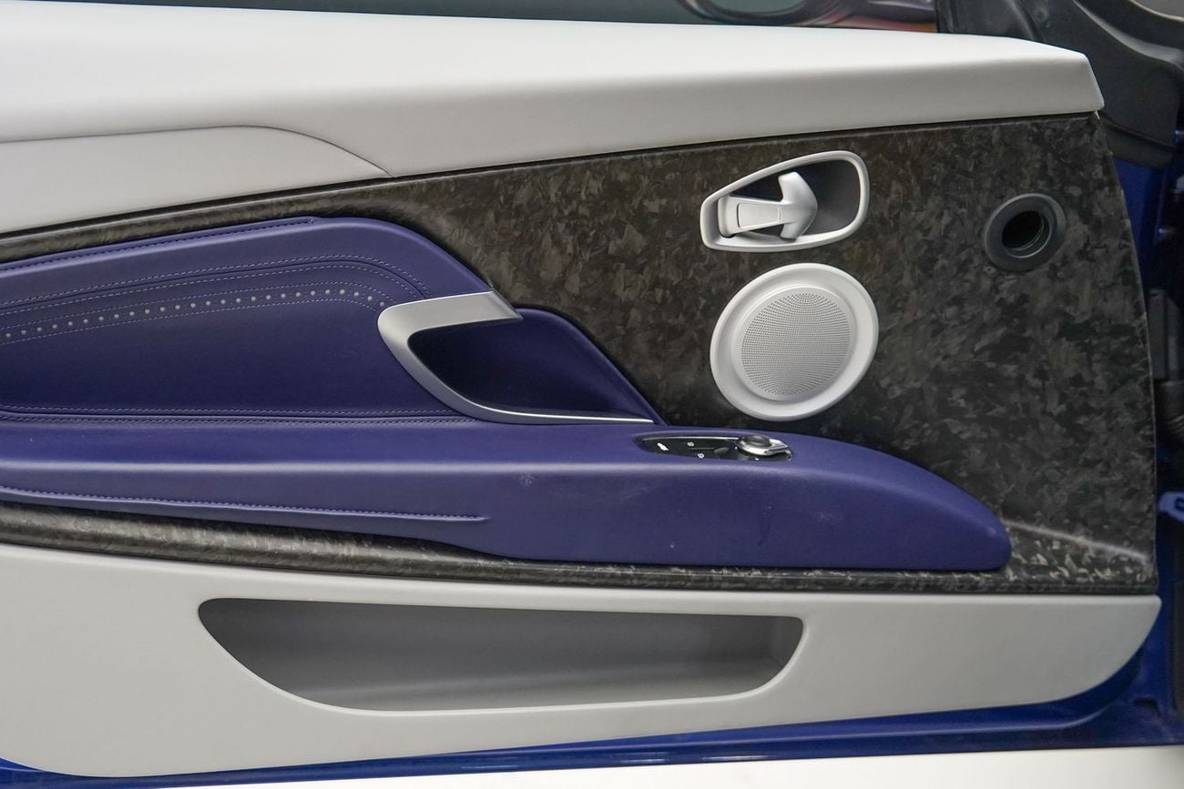 أستون مارتن DB11 Std 5.2L