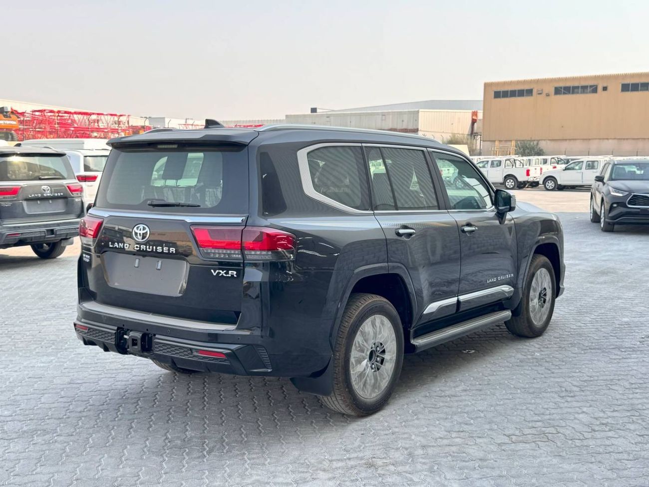 تويوتا لاند كروزر VX 3.3L